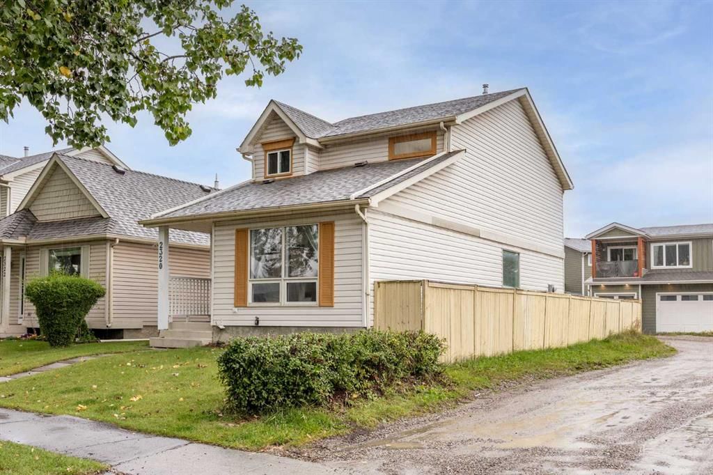 2320 woodview Drive SW, Calgary — photo 3 of 43