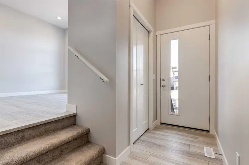 156 Walden Lane SE, Calgary — photo 3 of 16