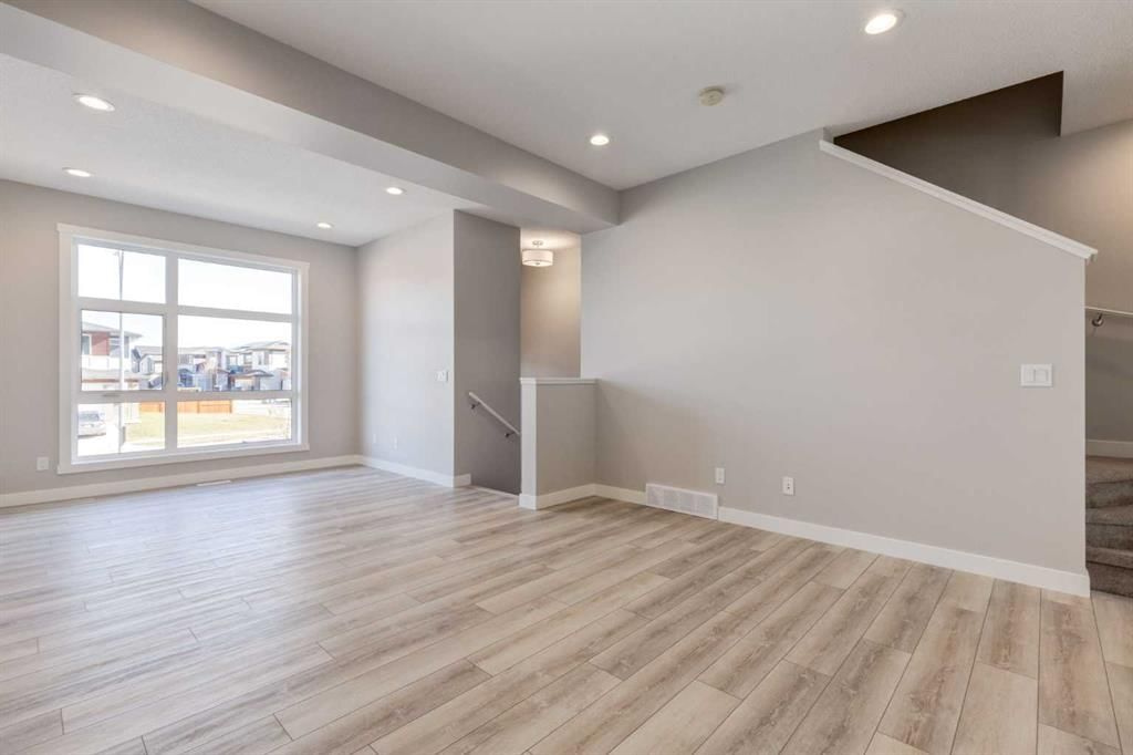 156 Walden Lane SE, Calgary — photo 4 of 16
