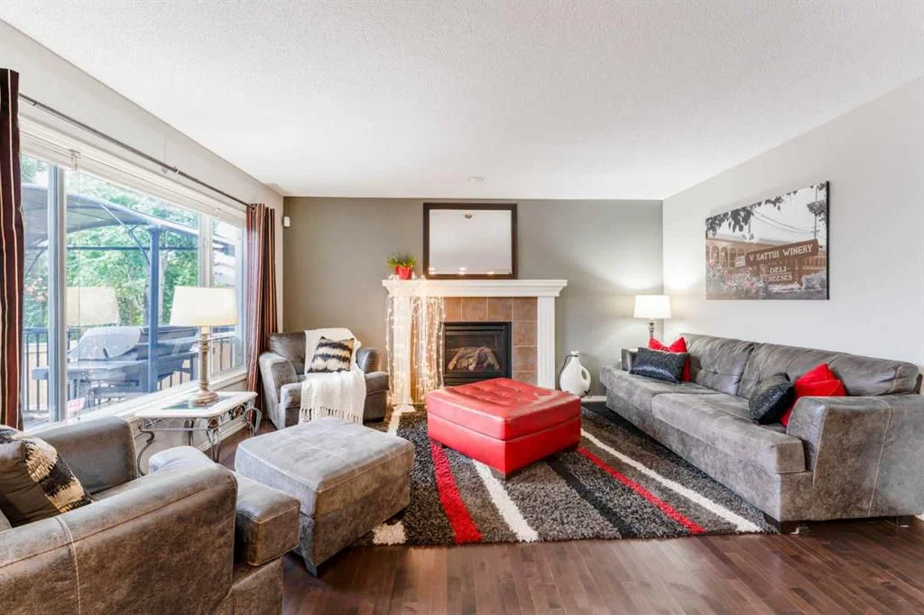 595 Everbrook Way SW, Calgary — photo 5 of 47