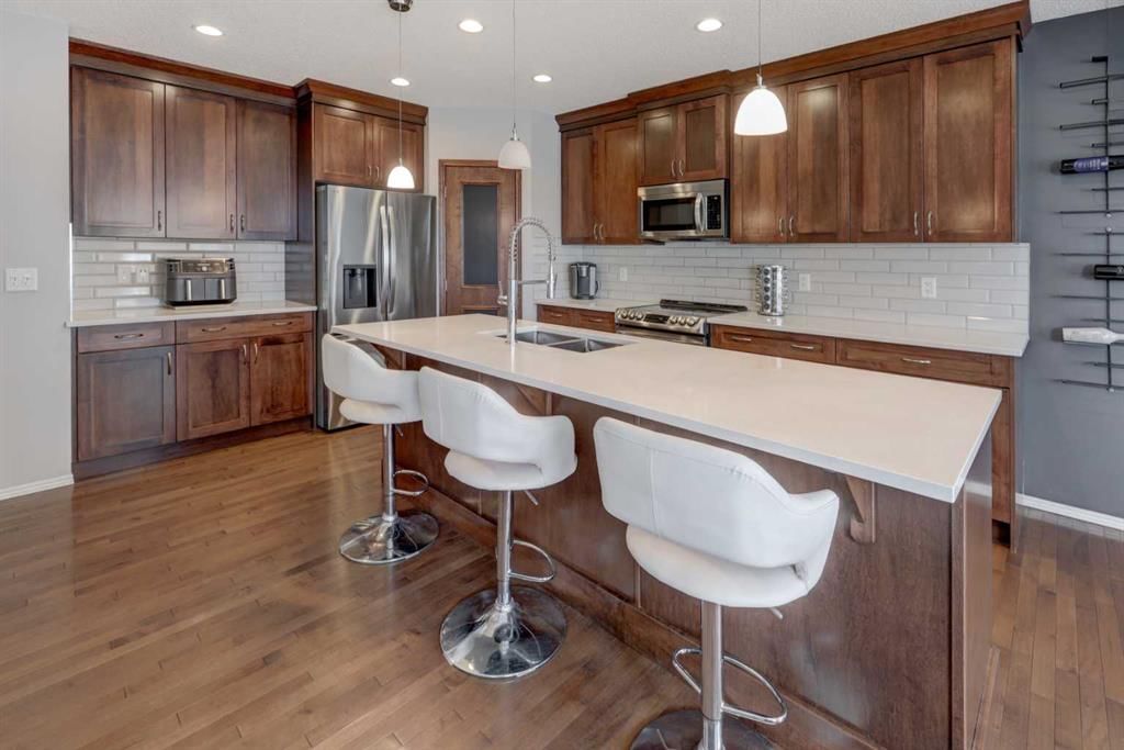 50 Pantego Point NW, Calgary — photo 2 of 43