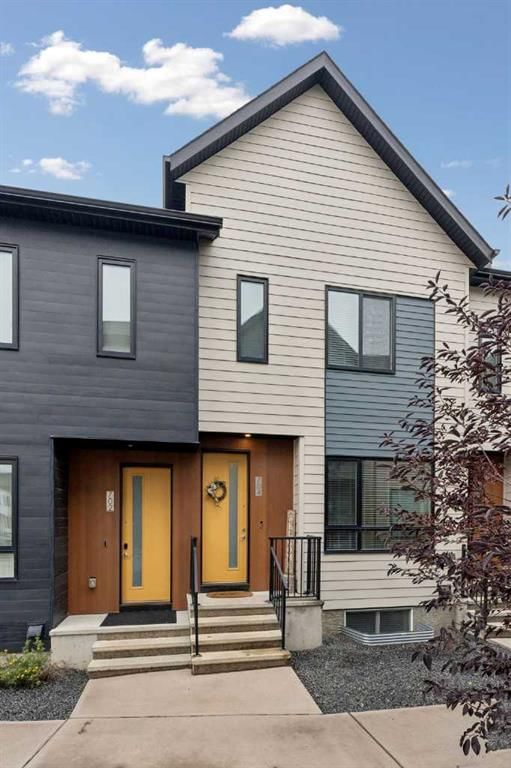 704 Redstone Crescent NE, Calgary — photo 2 of 28