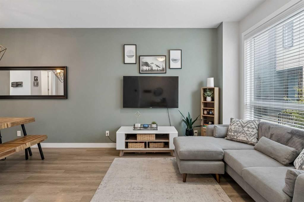 704 Redstone Crescent NE, Calgary — photo 4 of 28