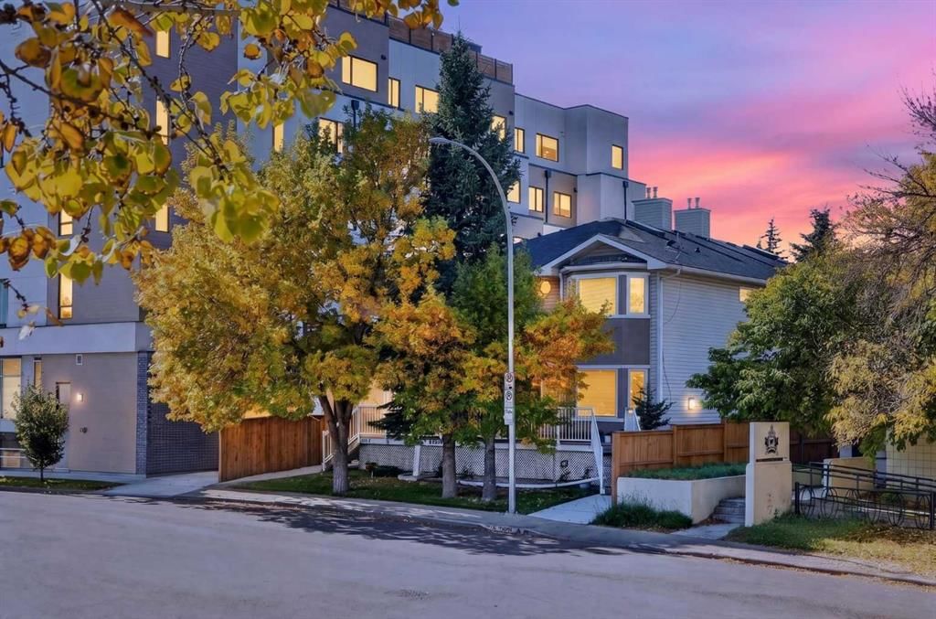 2, 2811 24A Street SW, Calgary — main listing photo