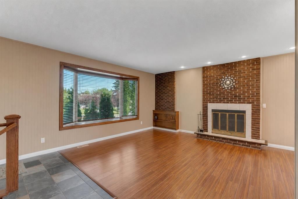 335 Queensland Drive SE, Calgary — photo 2 of 36