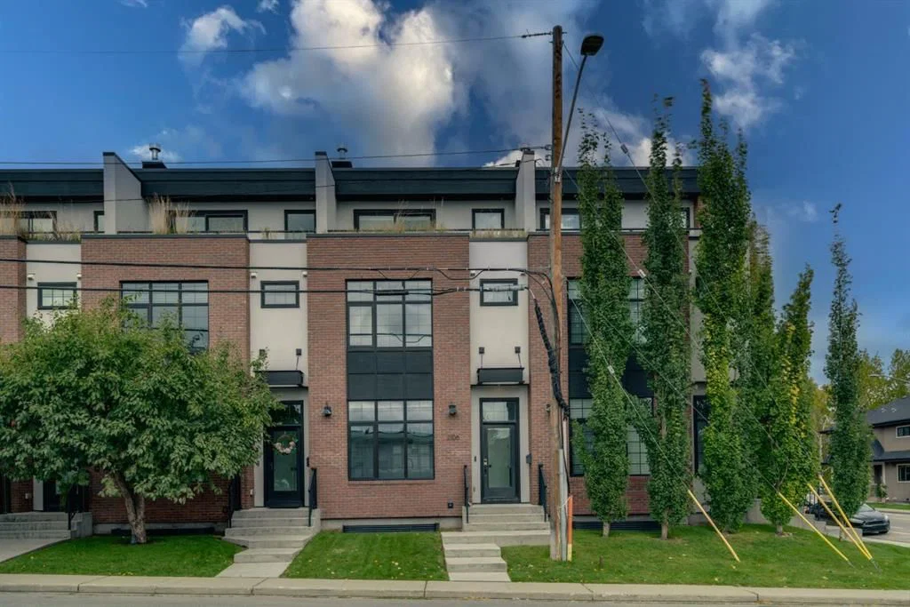 2106 49 Avenue SW, Calgary — main listing photo