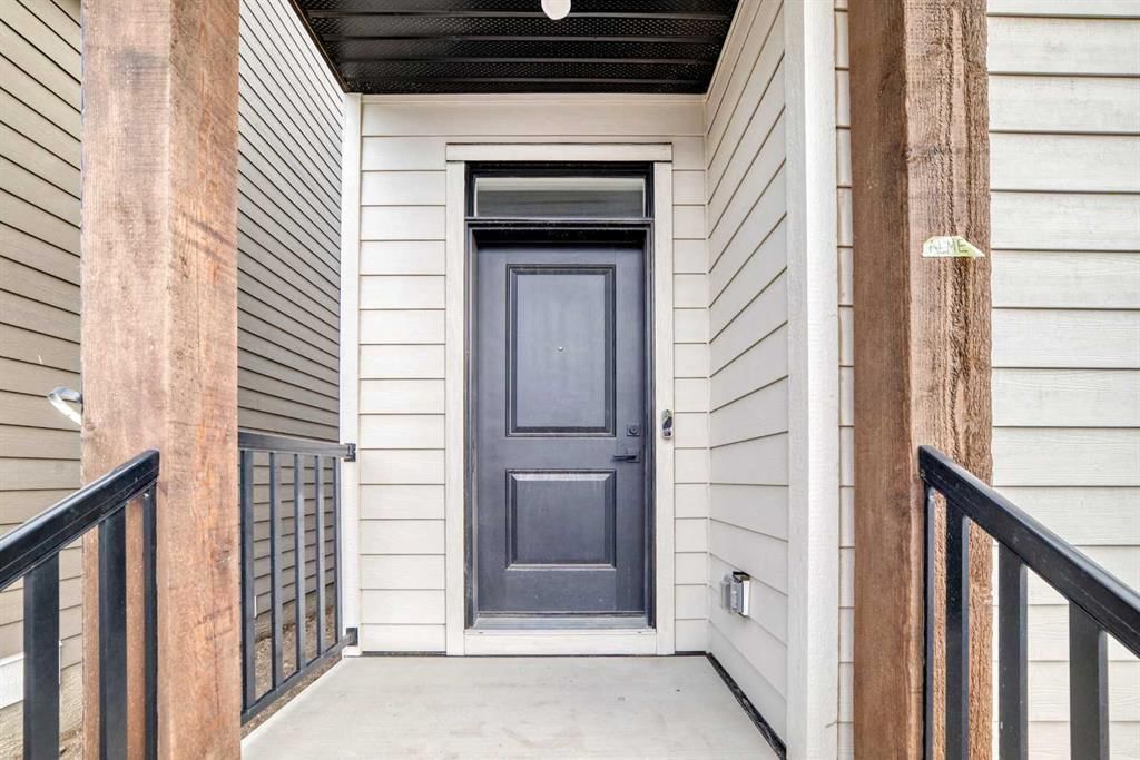 1094 Sawgrass Link NW, Airdrie — photo 2 of 39