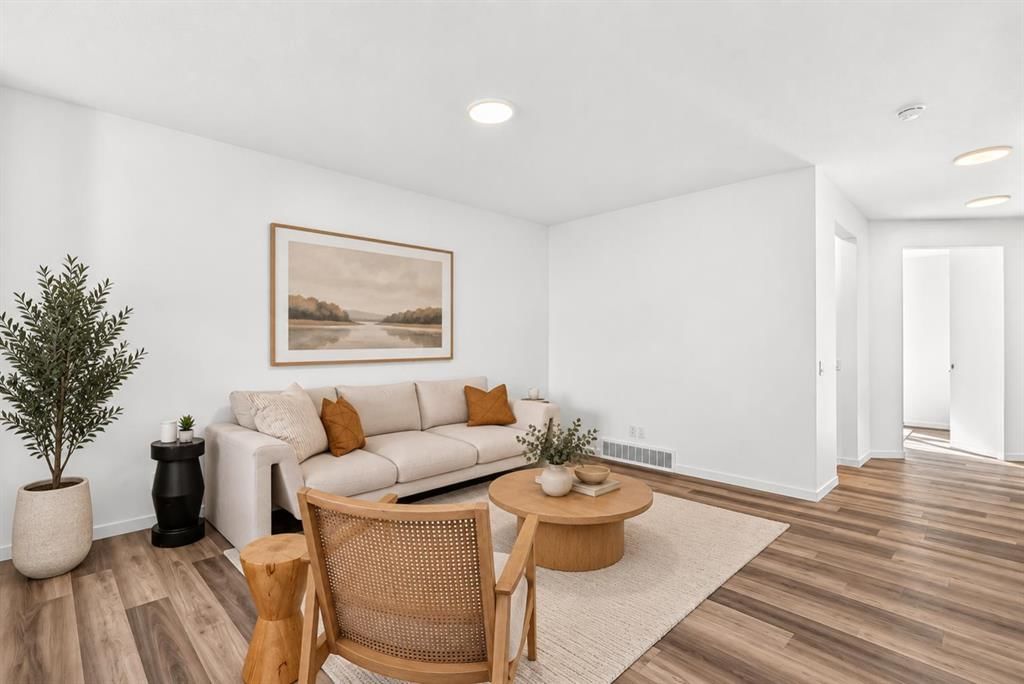 1094 Sawgrass Link NW, Airdrie — photo 4 of 39