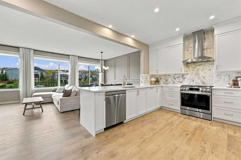 186 Cranbrook Park SE, Calgary — photo 4 of 49