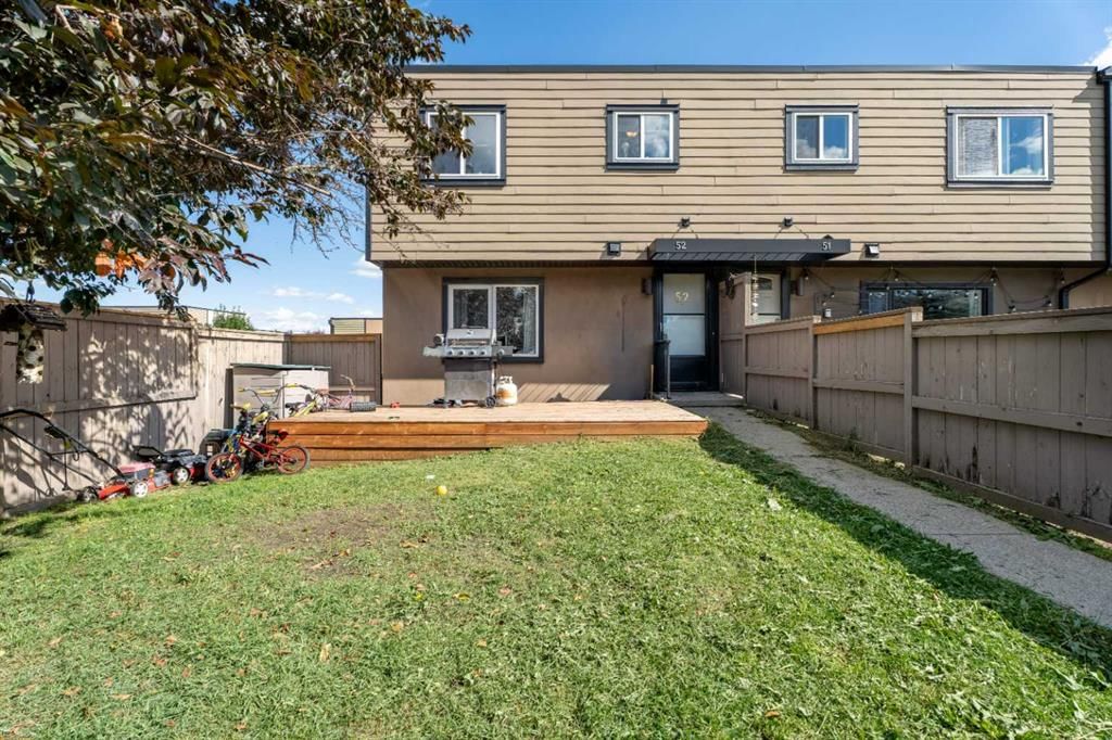 52, 3809 45 Street SW, Calgary — photo 2 of 20