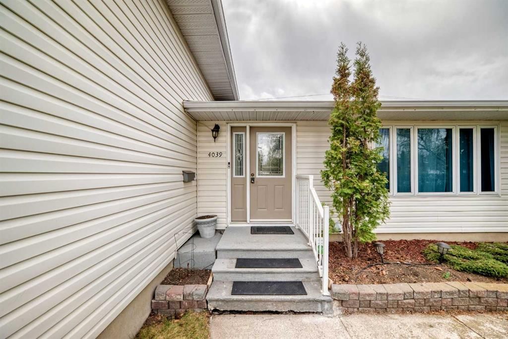 4039 5 Avenue SW, Calgary — photo 3 of 46