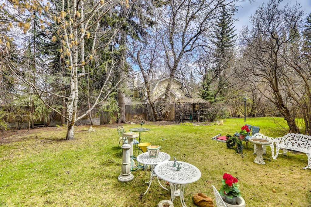 916 Durham Avenue SW, Calgary — photo 3 of 7