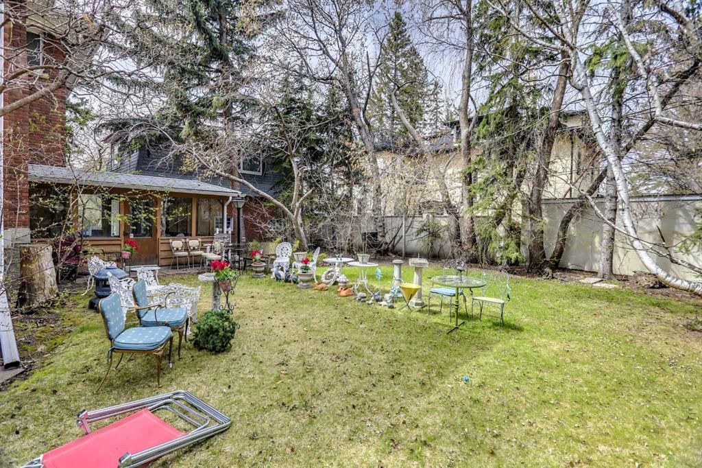 916 Durham Avenue SW, Calgary — photo 4 of 7