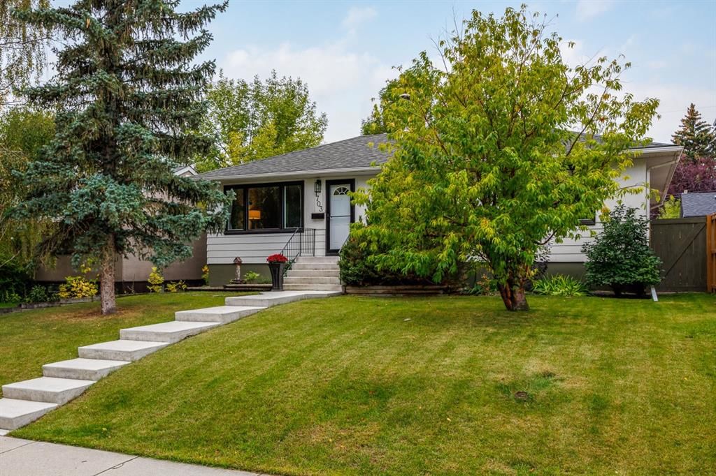 1703 31 Street SW, Calgary — photo 3 of 50