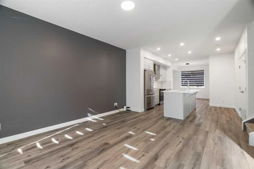 20548 Main Street, Calgary — photo 5 of 46