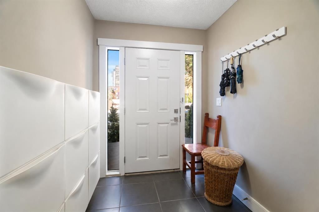 12, 1339 14 Avenue SW, Calgary — photo 3 of 45