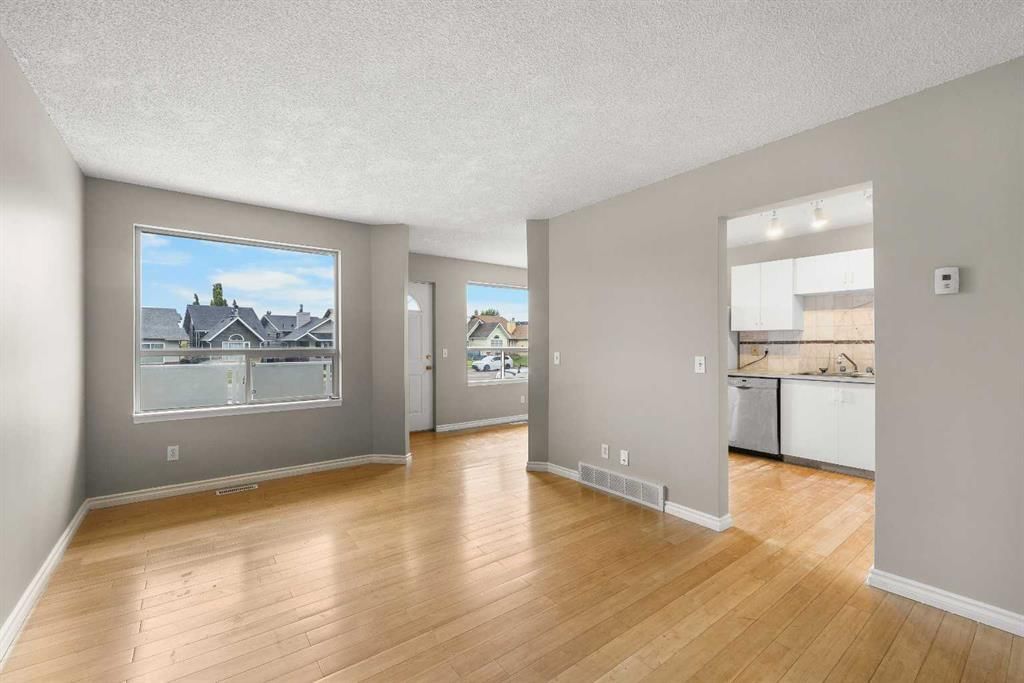 161 Sandpiper Lane NW, Calgary — photo 3 of 34