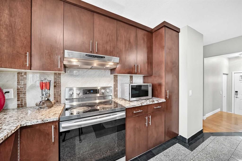 4912 Rundlehorn Drive NE, Calgary — photo 5 of 39