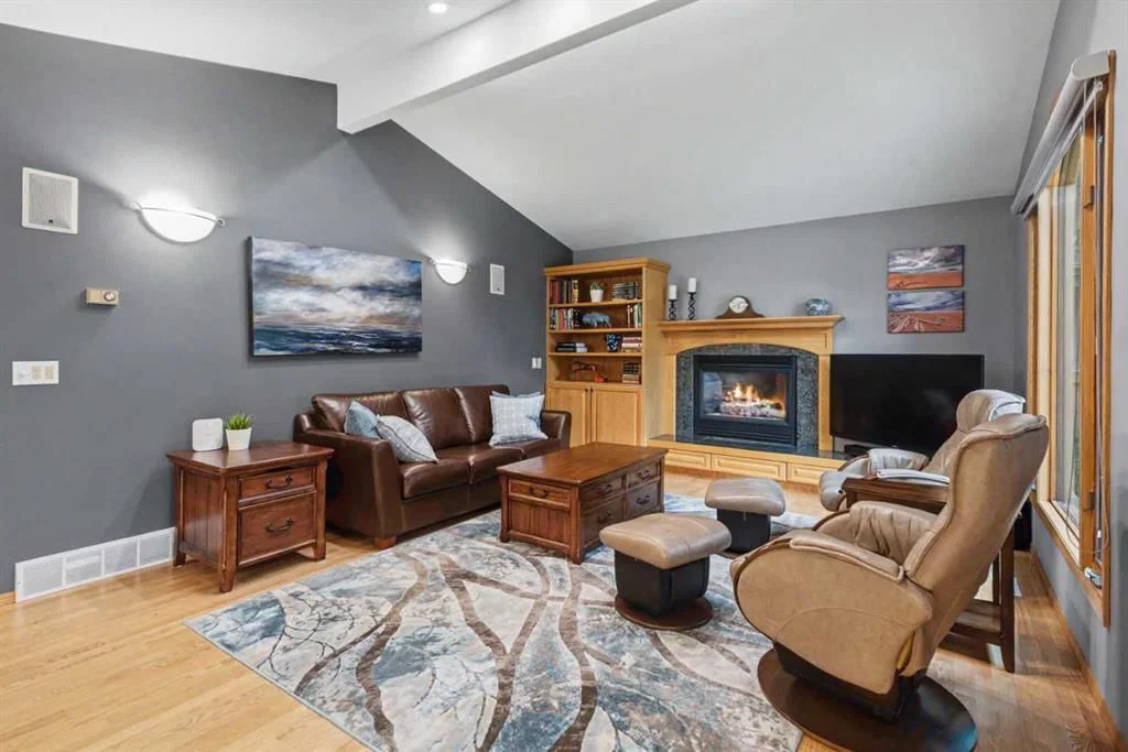 2918 Lathom Crescent SW, Calgary — photo 2 of 44