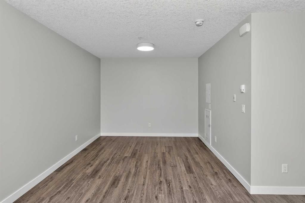 2102, 95 Burma Star Road SW, Calgary — photo 4 of 18