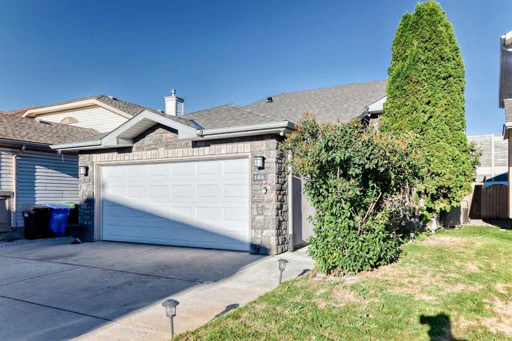 184 Douglas Ridge Green SE, Calgary — photo 2 of 49