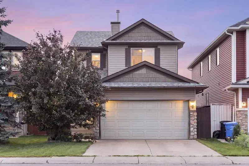 13 Saddlecrest Green NE, Calgary — main listing photo