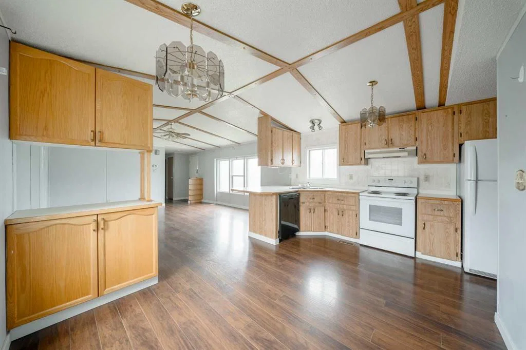 107 Heritage Drive, Okotoks — photo 3 of 15