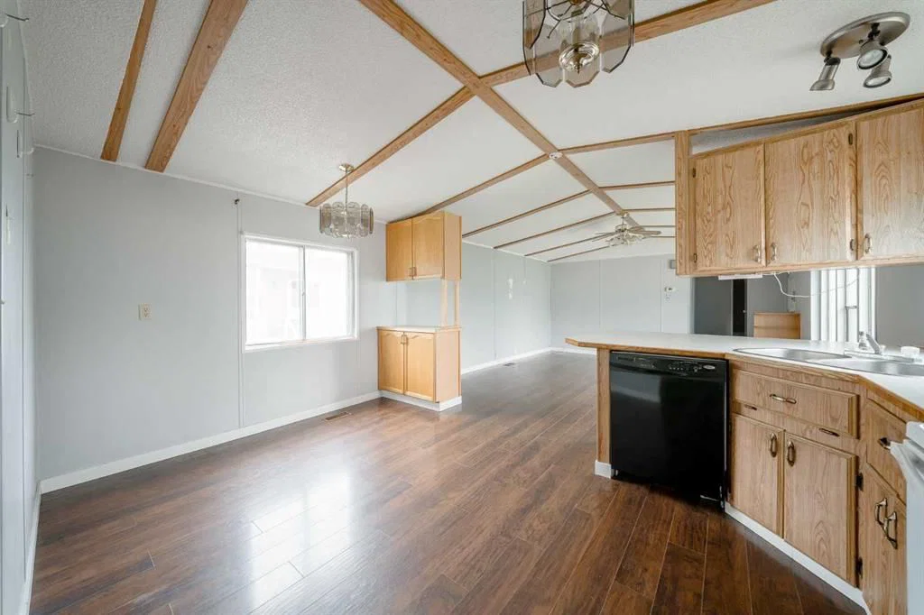 107 Heritage Drive, Okotoks — photo 4 of 15