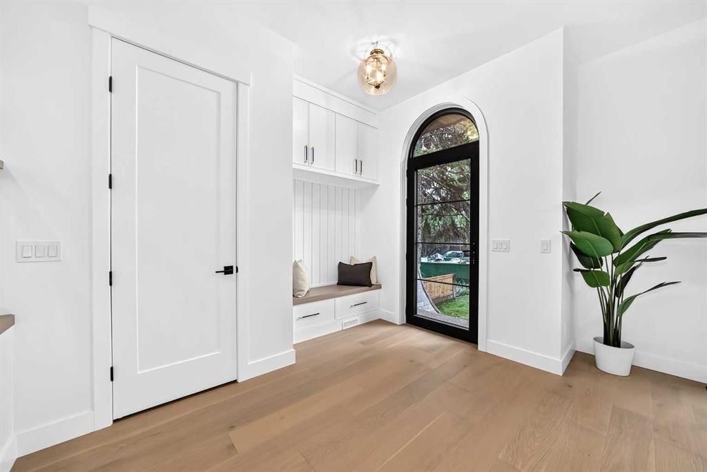 3205 Kilkenny Road SW, Calgary — photo 4 of 50
