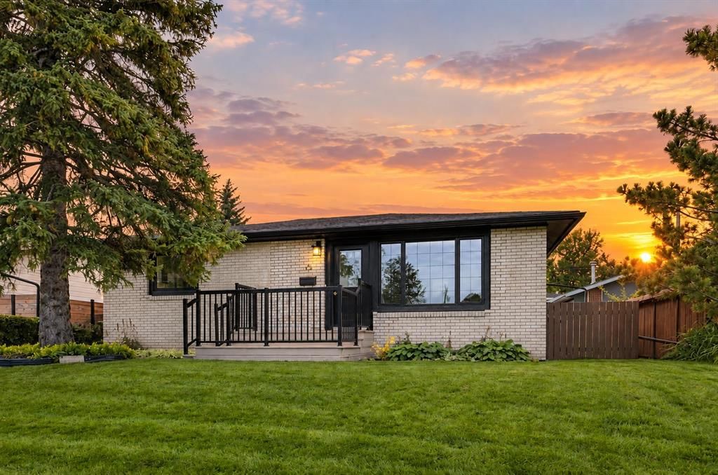 15 Wellington Place SW, Calgary — main listing photo