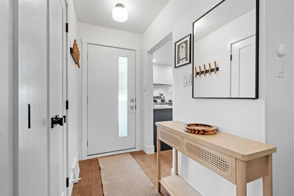 632 44 Avenue NW, Calgary — photo 3 of 41
