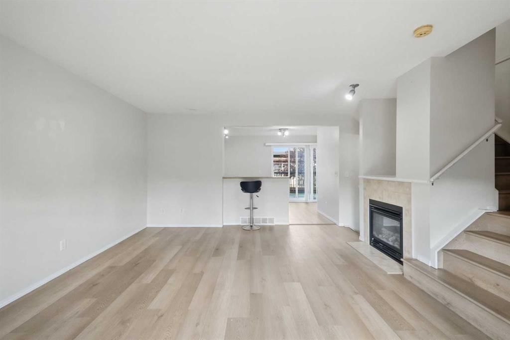 55 Panatella Park, Calgary — photo 4 of 19