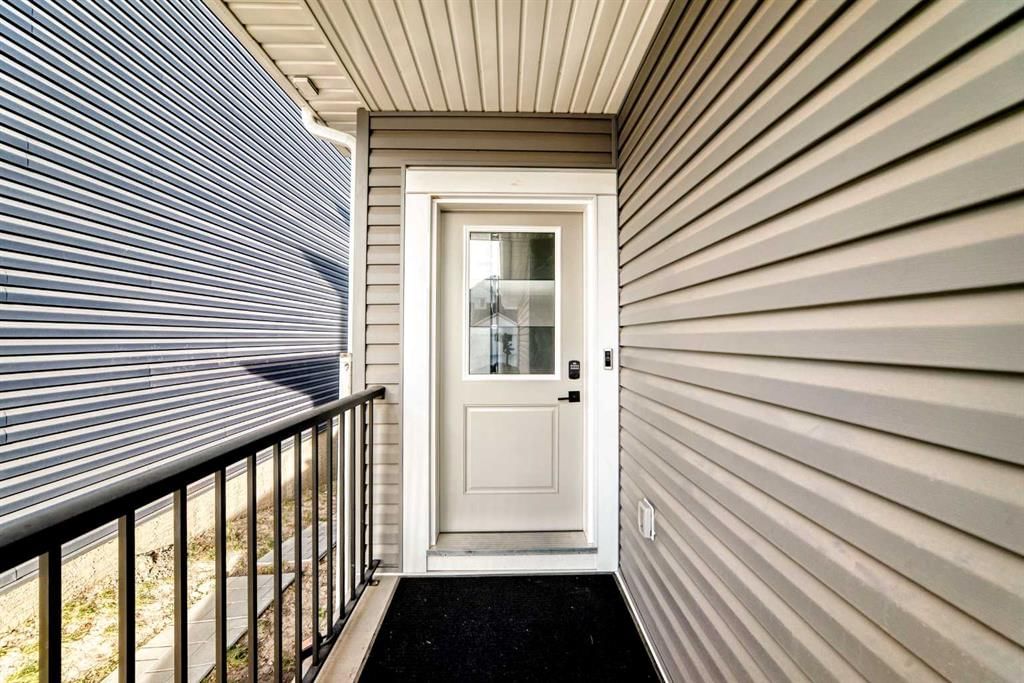 69 Amblehurst Way NW, Calgary — photo 3 of 48