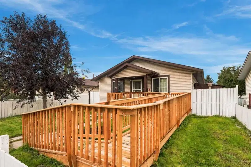 63 Rundleson Way NE, Calgary — photo 2 of 45
