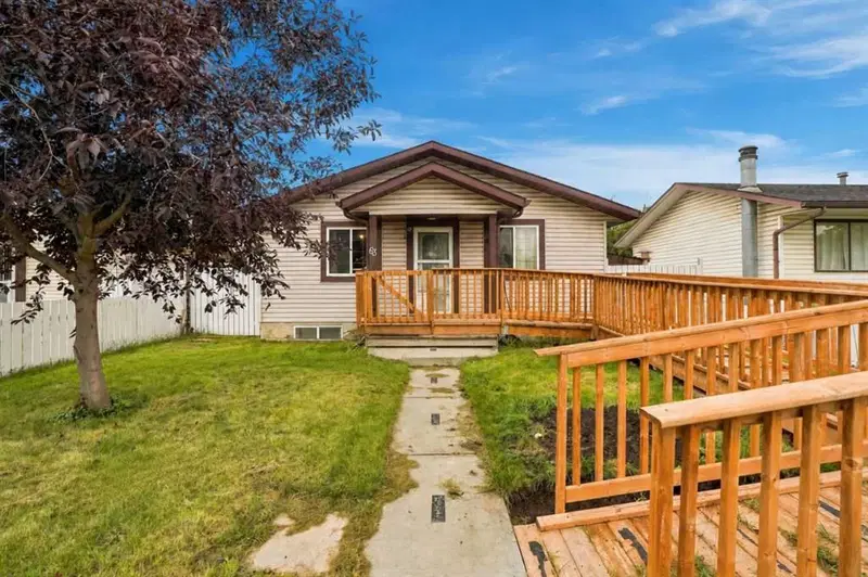 63 Rundleson Way NE, Calgary — photo 3 of 45