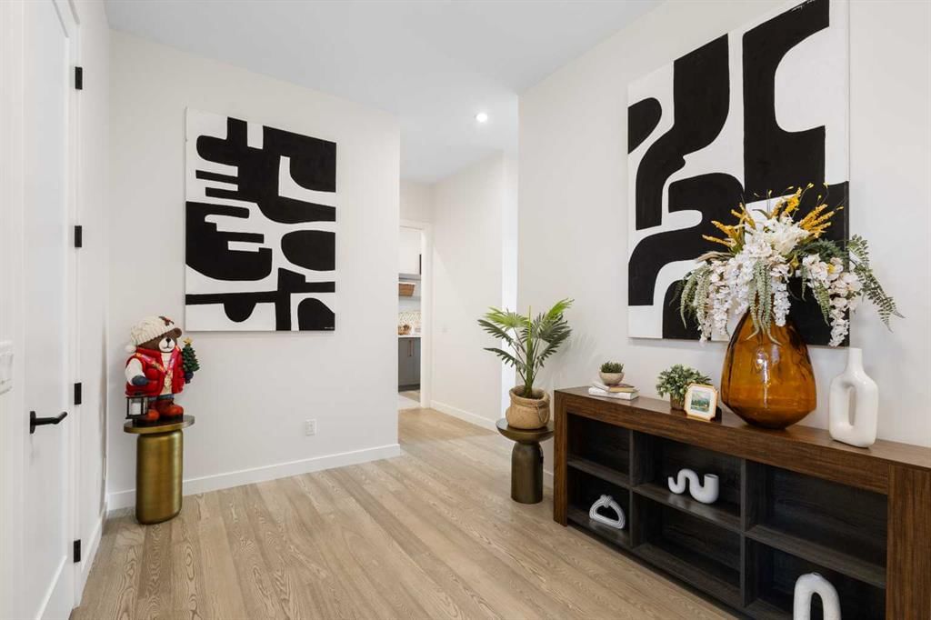 24 Aspen Woods Park SW, Calgary — photo 3 of 39