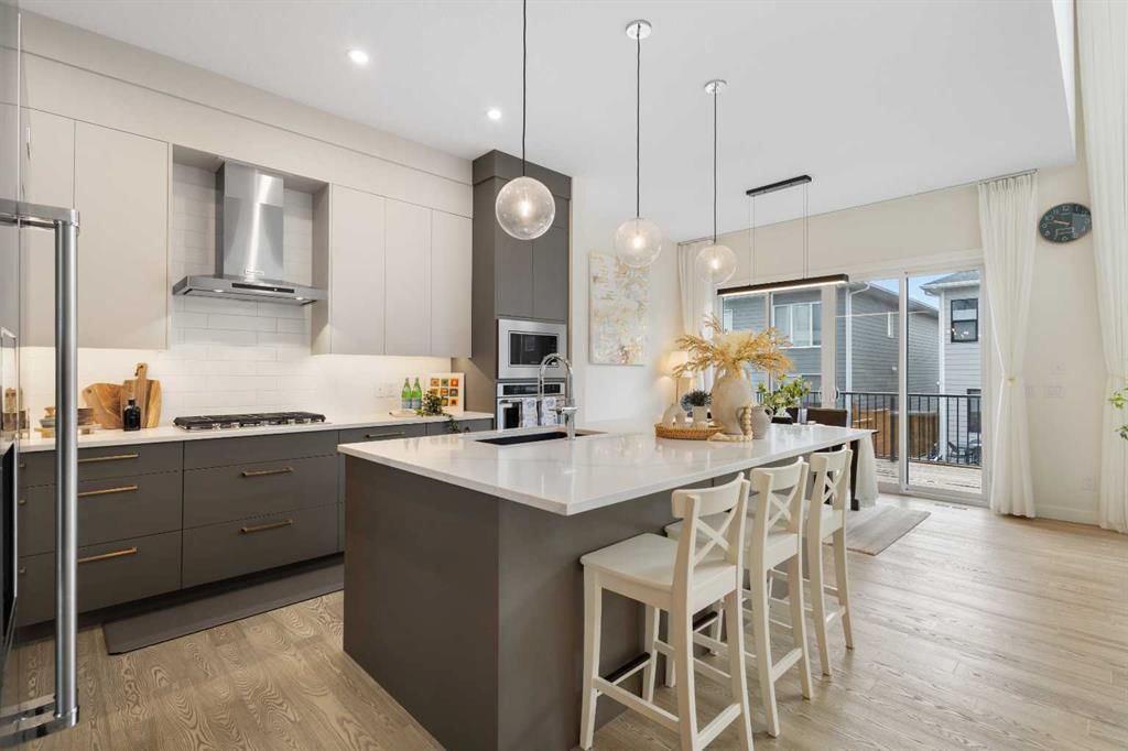 24 Aspen Woods Park SW, Calgary — photo 5 of 39