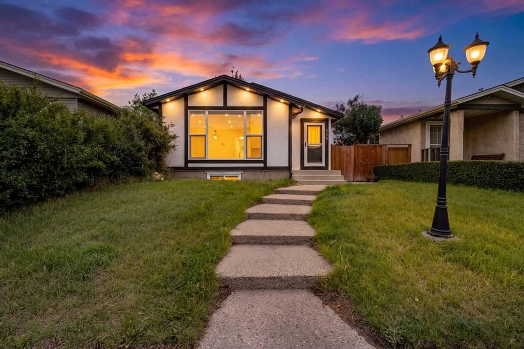 124 Castlebrook Road NE, Calgary — main listing photo