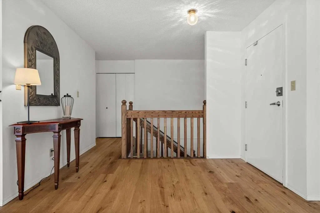 406, 3719B 49 Street NW, Calgary — photo 3 of 40