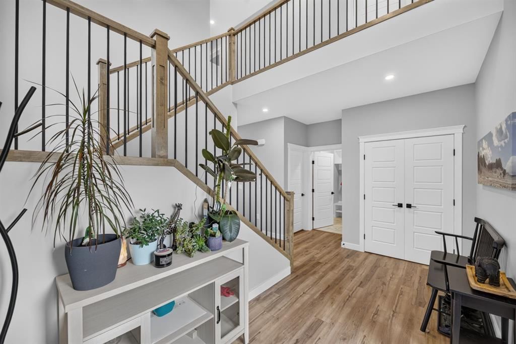 822 Mandalay Boulevard, Carstairs — photo 2 of 34