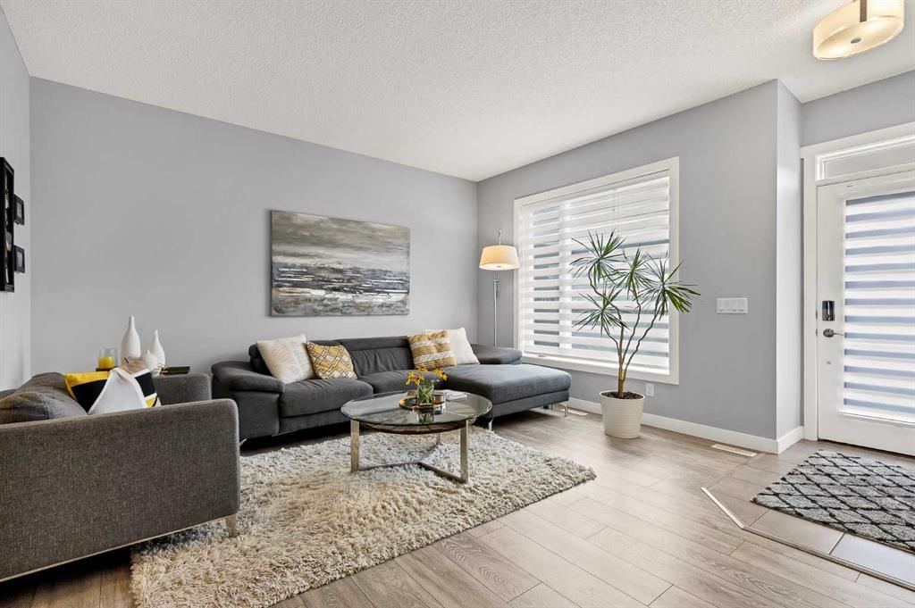 38 Sage Bluff Gate NW, Calgary — photo 5 of 45