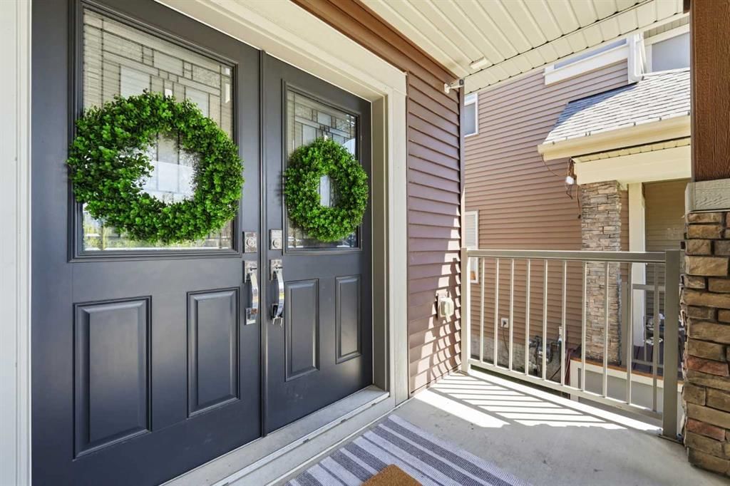 129 Kingsbury Close SE, Airdrie — photo 2 of 50