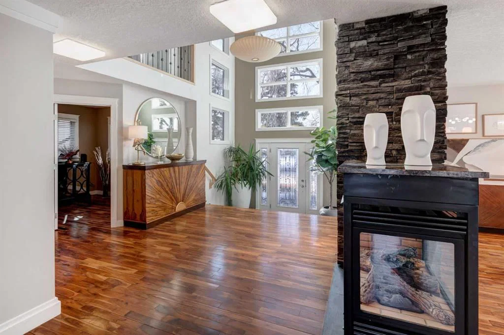38 Lissington Drive SW, Calgary — photo 5 of 49