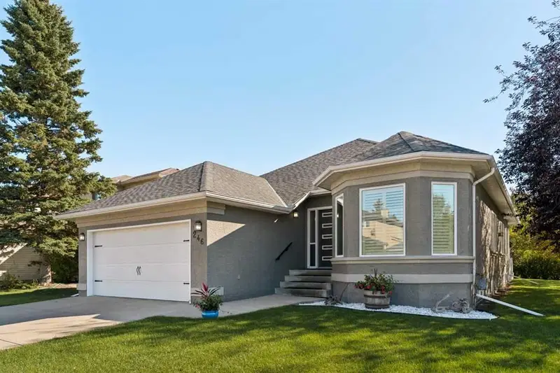 246 Woodpark Green SW, Calgary — main listing photo