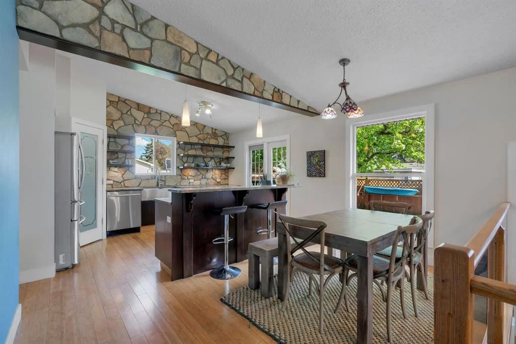 6316 Crowchild Trail SW, Calgary — photo 3 of 42