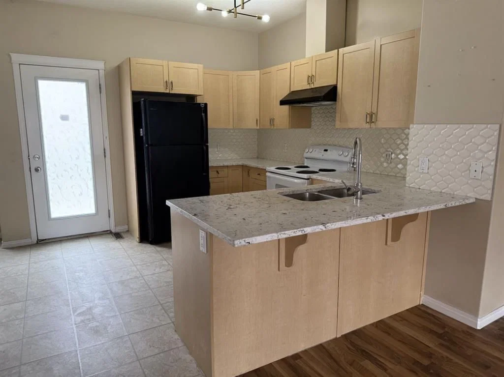 204, 111 Tarawood Lane NE, Calgary — photo 5 of 11