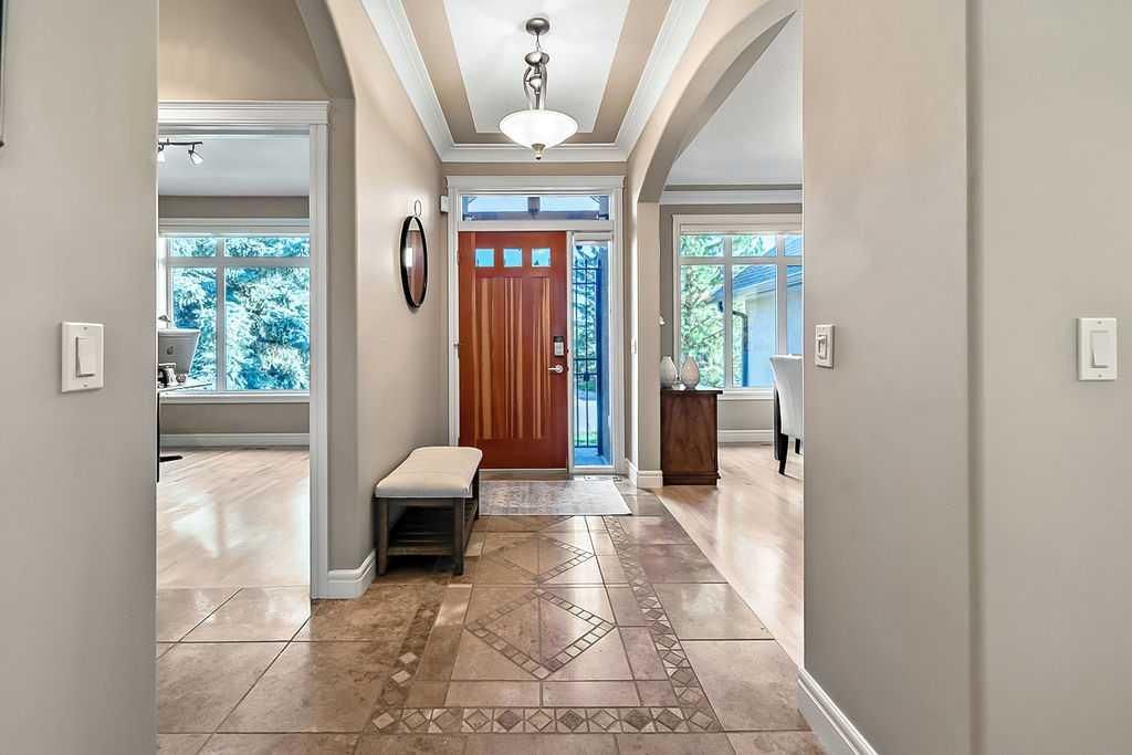 63 Patterson Drive SW, Calgary — photo 4 of 49