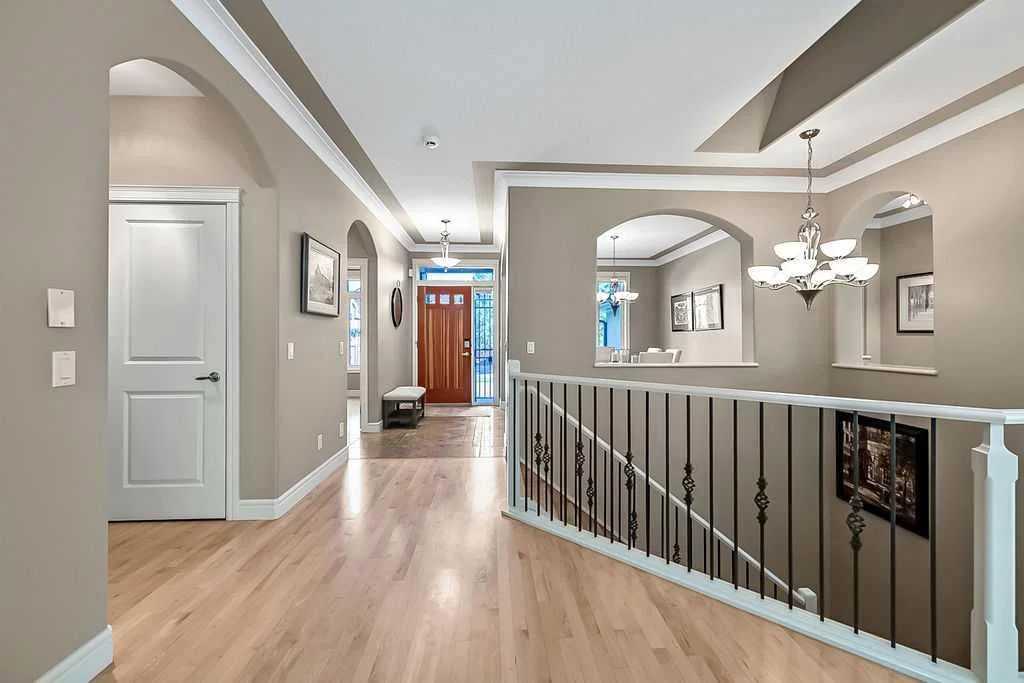 63 Patterson Drive SW, Calgary — photo 5 of 49