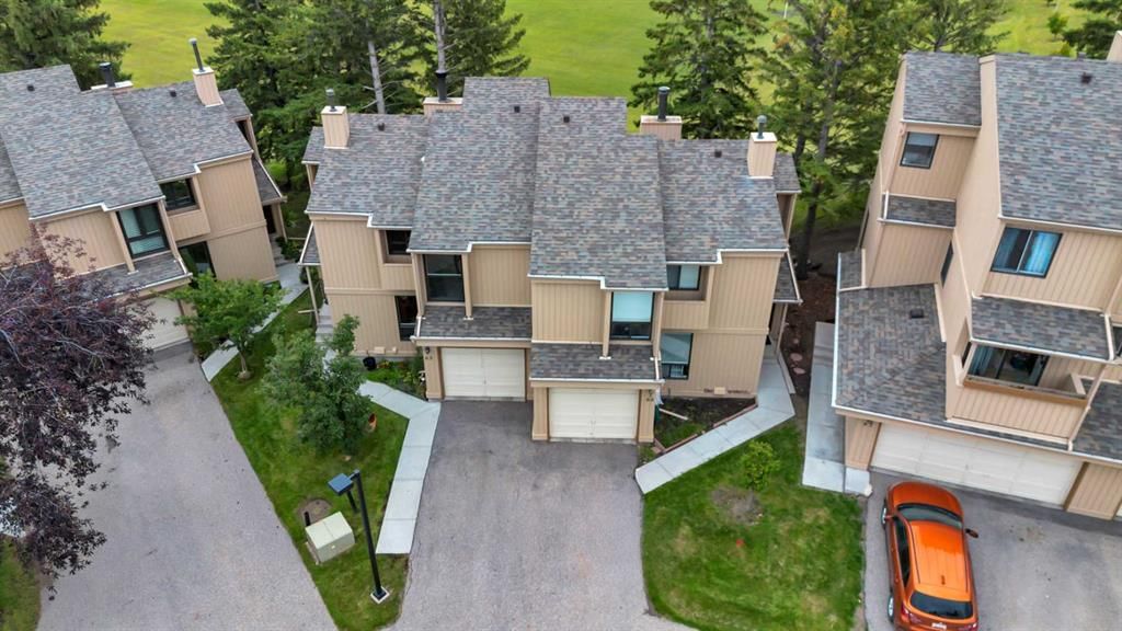 65, 70 Beacham Way NW, Calgary — photo 5 of 48
