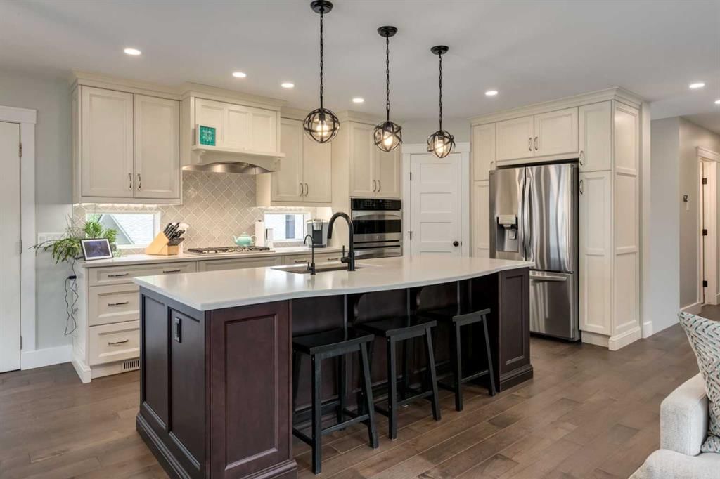 72 Heston Street NW, Calgary — photo 4 of 50